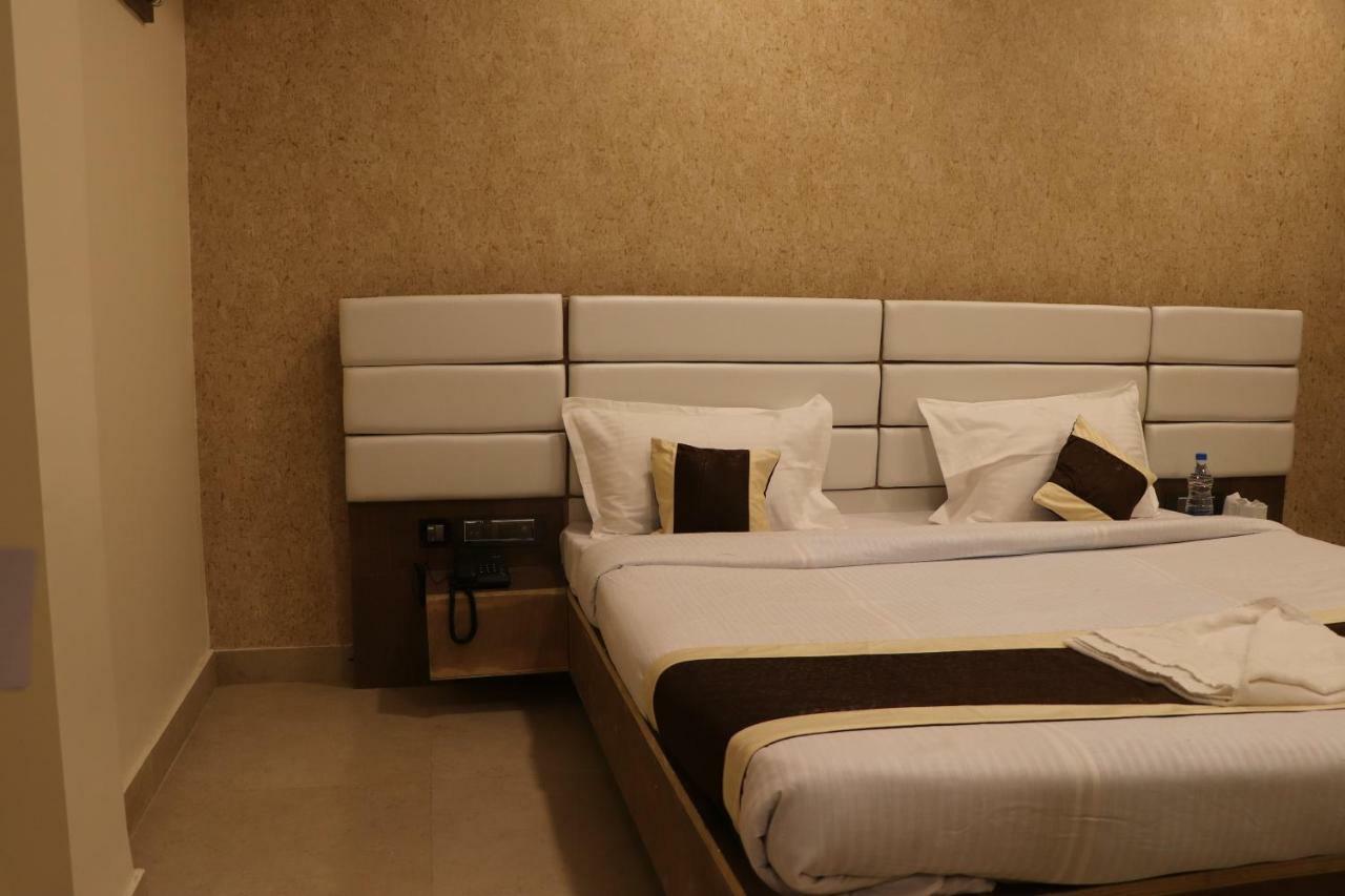 Brahmapur Ganesh Bhavan By Vinayak Hotels מראה חיצוני תמונה