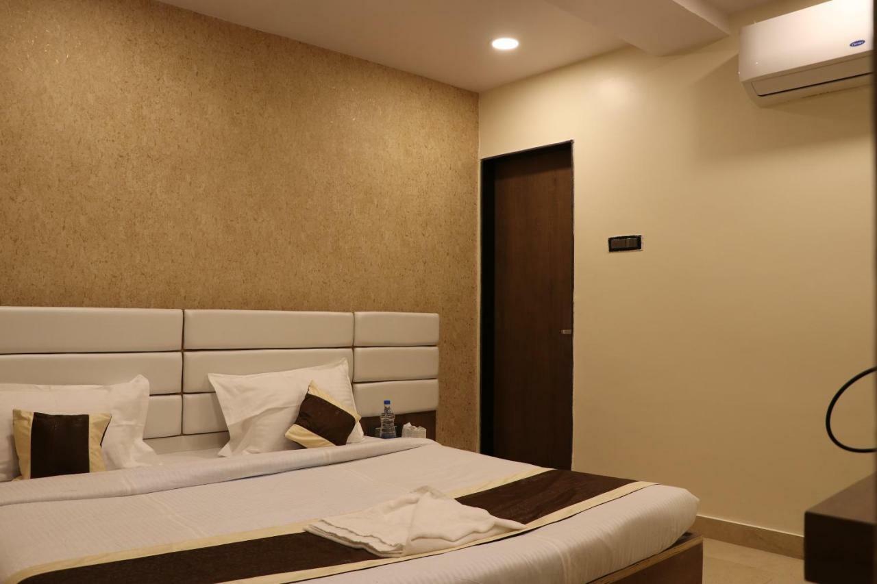 Brahmapur Ganesh Bhavan By Vinayak Hotels מראה חיצוני תמונה